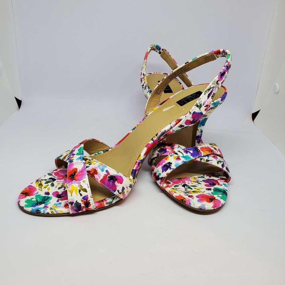 G.I.L.I. (Got It Love It) Loren Cross-Band Sling Back Pumps